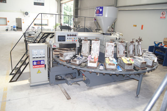 120-200 Paare/Stunde Sandale-Pantoffel PVCdame, der Maschine einzelne Farbluft-Schlagmaschine herstellt