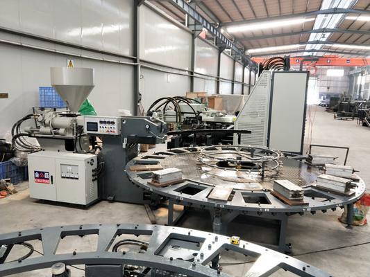 Die Drehplastikgestaltungsfußbekleidung, die Maschine herstellt, beschuhen einzige Gestaltungsmaschine
