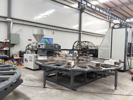 1 Menschen beschuhen die einzige Form, die Maschine 12/16/20/24 Stationen für pp.-/SEBS-Material macht