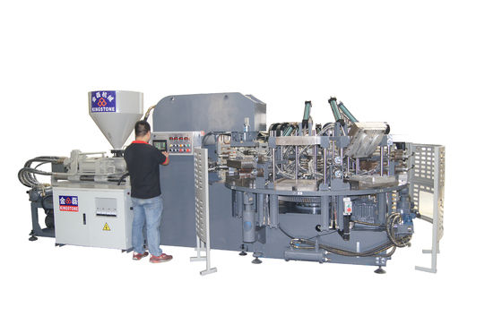 Ein färben die Dreh-PVC-Schuh-Sohle, die Maschine herstellt